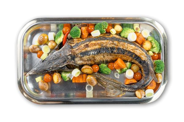 Стерлядь, приготовленная в пряных травах